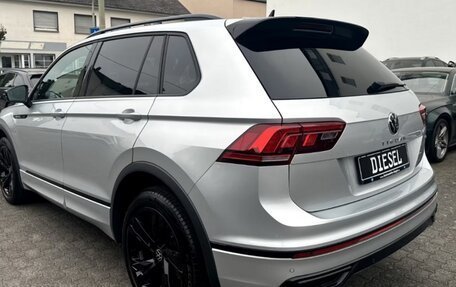 Volkswagen Tiguan II, 2022 год, 3 990 000 рублей, 6 фотография