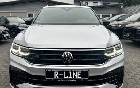 Volkswagen Tiguan II, 2022 год, 3 990 000 рублей, 3 фотография