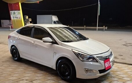 Hyundai Solaris II рестайлинг, 2015 год, 670 000 рублей, 2 фотография