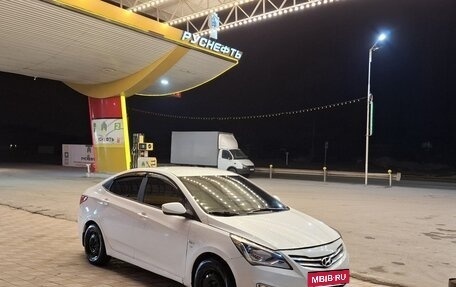 Hyundai Solaris II рестайлинг, 2015 год, 670 000 рублей, 3 фотография