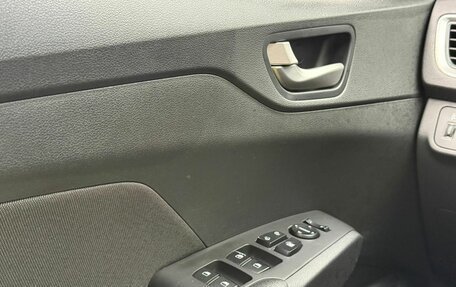 Hyundai Solaris II рестайлинг, 2017 год, 1 050 000 рублей, 12 фотография