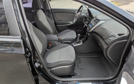 Hyundai Solaris II рестайлинг, 2012 год, 810 000 рублей, 19 фотография