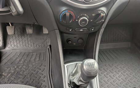 Hyundai Solaris II рестайлинг, 2012 год, 810 000 рублей, 23 фотография