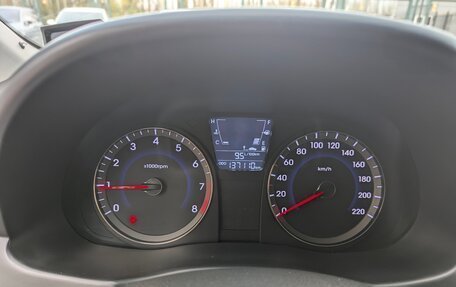 Hyundai Solaris II рестайлинг, 2012 год, 810 000 рублей, 24 фотография