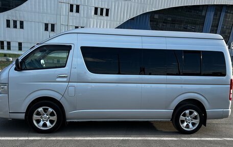 Toyota HiAce H200, 2005 год, 2 400 000 рублей, 3 фотография