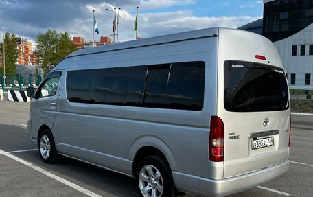 Toyota HiAce H200, 2005 год, 2 400 000 рублей, 4 фотография