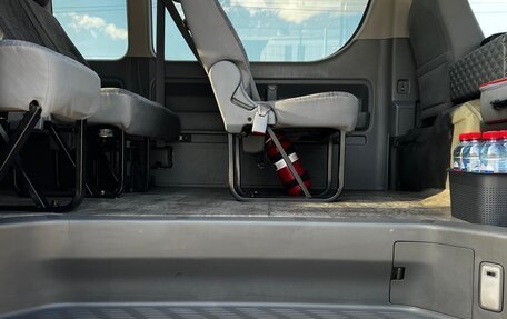 Toyota HiAce H200, 2005 год, 2 400 000 рублей, 9 фотография