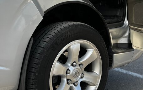 Toyota HiAce H200, 2005 год, 2 400 000 рублей, 7 фотография