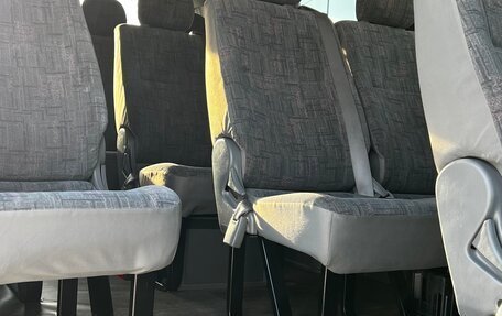 Toyota HiAce H200, 2005 год, 2 400 000 рублей, 8 фотография