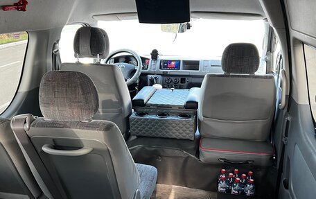 Toyota HiAce H200, 2005 год, 2 400 000 рублей, 11 фотография