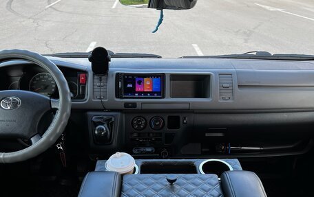 Toyota HiAce H200, 2005 год, 2 400 000 рублей, 15 фотография