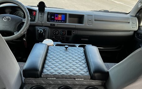 Toyota HiAce H200, 2005 год, 2 400 000 рублей, 12 фотография