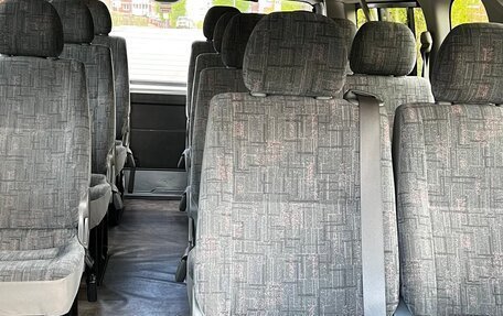 Toyota HiAce H200, 2005 год, 2 400 000 рублей, 22 фотография