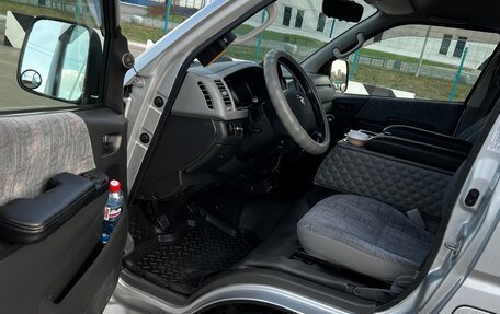 Toyota HiAce H200, 2005 год, 2 400 000 рублей, 19 фотография