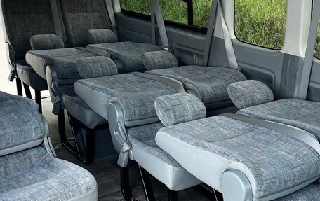 Toyota HiAce H200, 2005 год, 2 400 000 рублей, 33 фотография