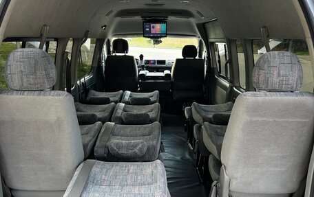 Toyota HiAce H200, 2005 год, 2 400 000 рублей, 32 фотография