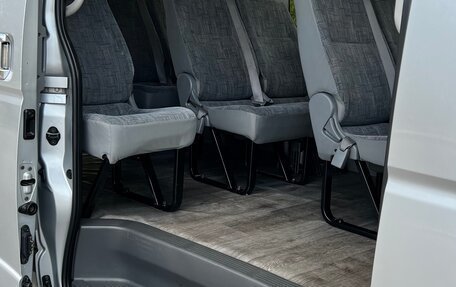 Toyota HiAce H200, 2005 год, 2 400 000 рублей, 29 фотография