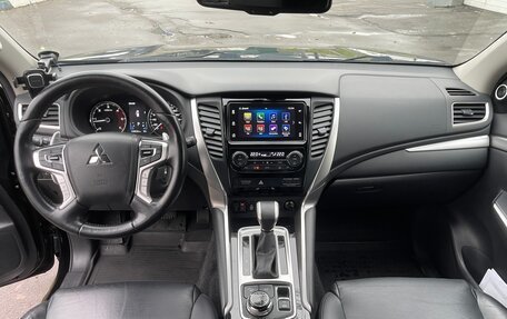 Mitsubishi Pajero Sport III рестайлинг, 2018 год, 4 089 000 рублей, 12 фотография