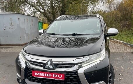 Mitsubishi Pajero Sport III рестайлинг, 2018 год, 4 089 000 рублей, 2 фотография