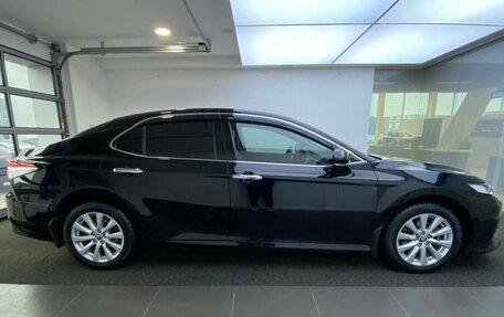 Toyota Camry, 2018 год, 2 365 000 рублей, 5 фотография