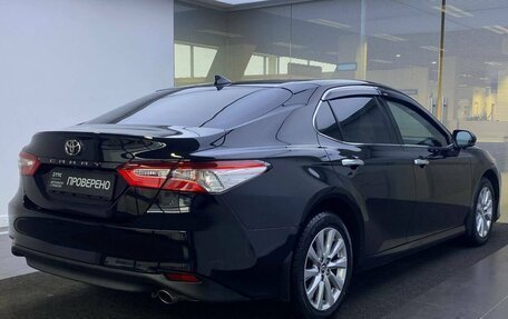 Toyota Camry, 2018 год, 2 365 000 рублей, 6 фотография