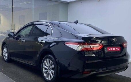 Toyota Camry, 2018 год, 2 365 000 рублей, 8 фотография