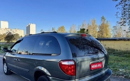 Chrysler Town & Country IV, 2005 год, 750 000 рублей, 1 фотография