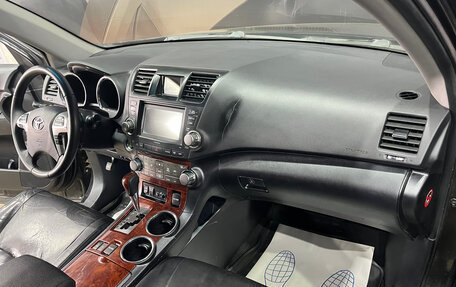 Toyota Highlander III, 2012 год, 1 890 000 рублей, 9 фотография