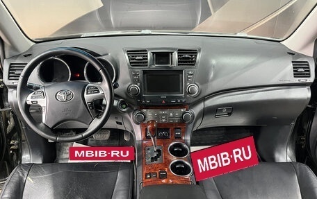 Toyota Highlander III, 2012 год, 1 890 000 рублей, 8 фотография