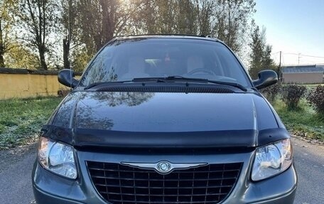 Chrysler Town & Country IV, 2005 год, 750 000 рублей, 4 фотография