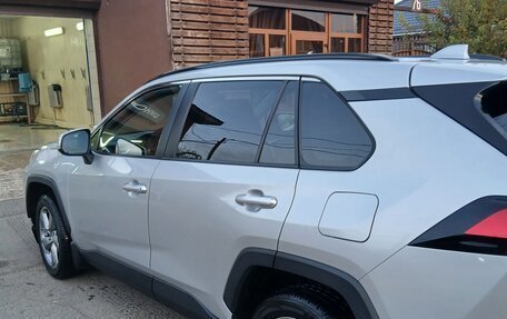 Toyota RAV4, 2021 год, 3 200 000 рублей, 5 фотография