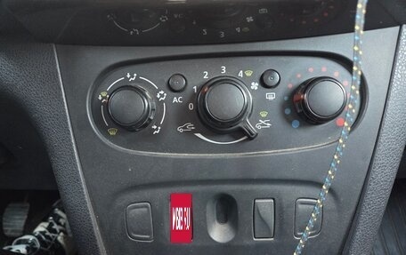 Renault Logan II, 2014 год, 400 000 рублей, 9 фотография