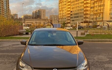 Volkswagen Polo VI (EU Market), 2017 год, 1 000 000 рублей, 2 фотография