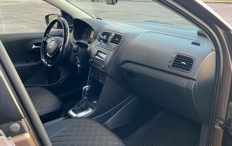 Volkswagen Polo VI (EU Market), 2017 год, 1 000 000 рублей, 15 фотография