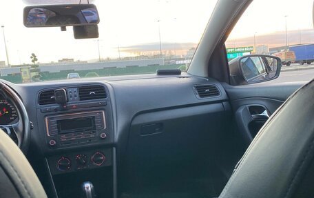 Volkswagen Polo VI (EU Market), 2017 год, 1 000 000 рублей, 18 фотография