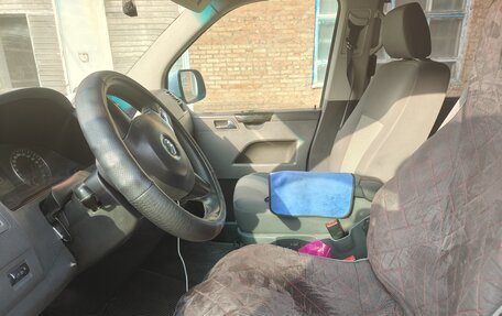 Volkswagen Caravelle T5, 2014 год, 1 770 000 рублей, 7 фотография