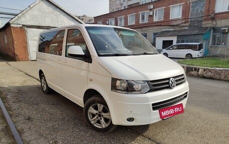 Volkswagen Caravelle T5, 2014 год, 1 770 000 рублей, 2 фотография