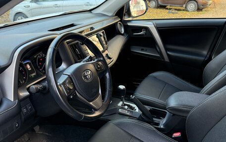 Toyota RAV4, 2018 год, 2 990 000 рублей, 8 фотография