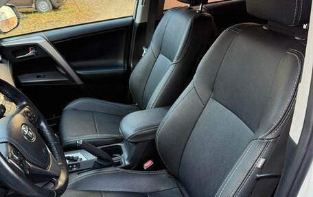 Toyota RAV4, 2018 год, 2 990 000 рублей, 7 фотография