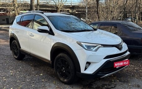 Toyota RAV4, 2018 год, 2 990 000 рублей, 3 фотография
