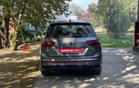 Volkswagen Tiguan II, 2021 год, 3 000 000 рублей, 4 фотография