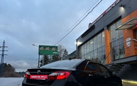 Toyota Camry, 2012 год, 1 390 000 рублей, 7 фотография