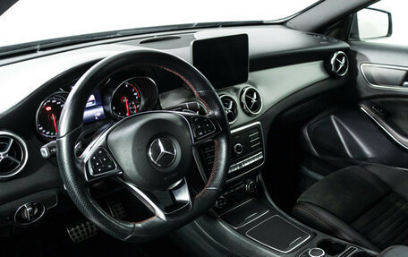 Mercedes-Benz CLA, 2019 год, 2 469 898 рублей, 11 фотография