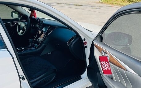 Infiniti Q50 I рестайлинг, 2014 год, 2 000 000 рублей, 16 фотография