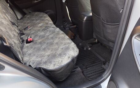 Toyota RAV4, 2011 год, 1 850 000 рублей, 14 фотография