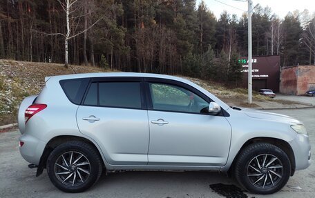 Toyota RAV4, 2011 год, 1 850 000 рублей, 6 фотография