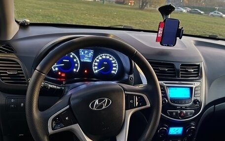 Hyundai Solaris II рестайлинг, 2011 год, 740 000 рублей, 9 фотография