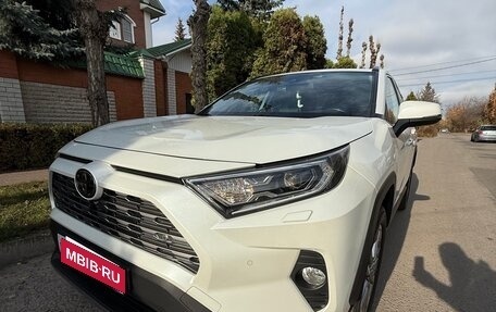 Toyota RAV4, 2022 год, 4 500 000 рублей, 2 фотография