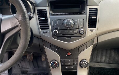 Chevrolet Cruze II, 2010 год, 540 000 рублей, 16 фотография