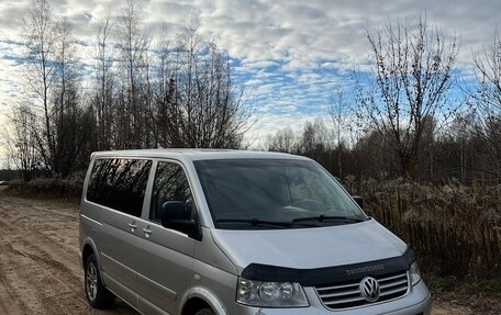 Volkswagen Multivan T5, 2006 год, 950 000 рублей, 2 фотография